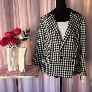 Sag Harbor Black and White Checkered Blazer. Brand new with tags. Size 22W